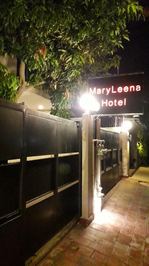 Maryleena Hotel Gulberg Lahore Esterno foto